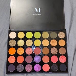 Morphe 35M Pallet